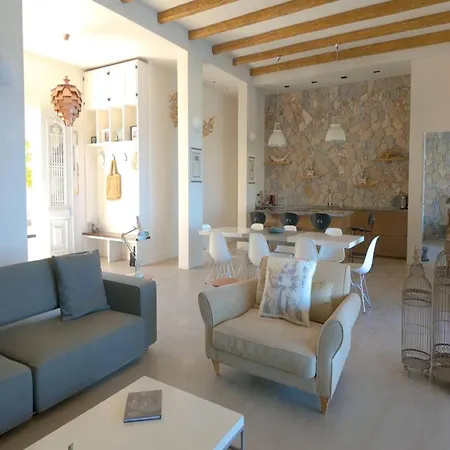 Velitini's House Alianda Alinda (Leros)